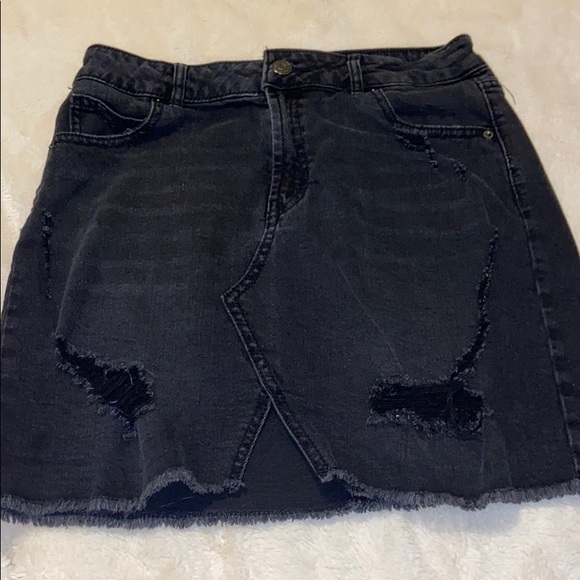 Cute jean skirt - Picture 1 of 3